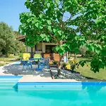 Cozy Home In Rovinj With Outdoor Swimming Pool