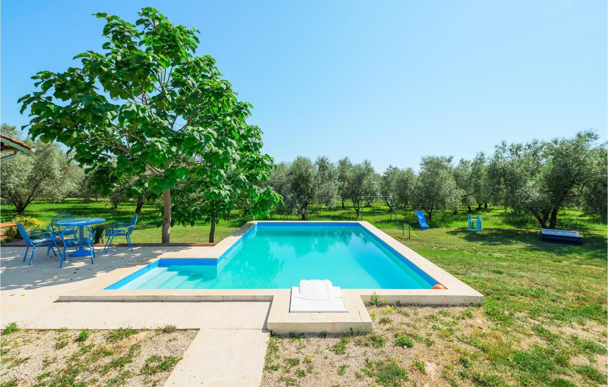 Cozy In With Outdoor Swimming Pool Dom wakacyjny